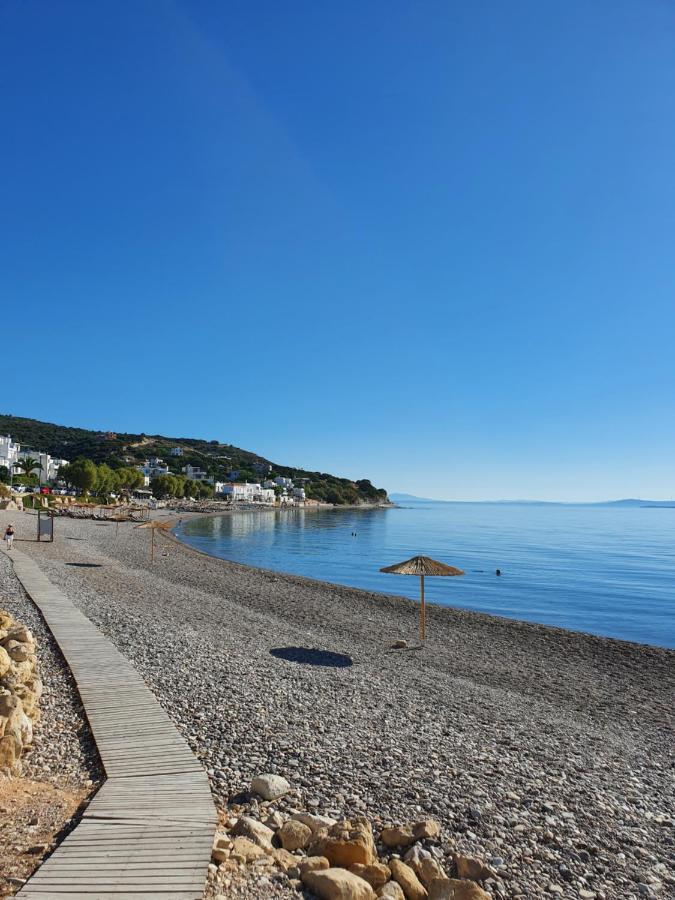 Marine Apartments Venetiko Paralia Agias Foteinis ภายนอก รูปภาพ