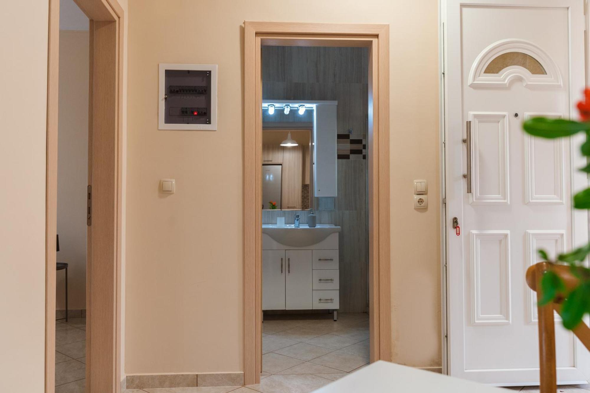 Marine Apartments Venetiko Paralia Agias Foteinis ภายนอก รูปภาพ