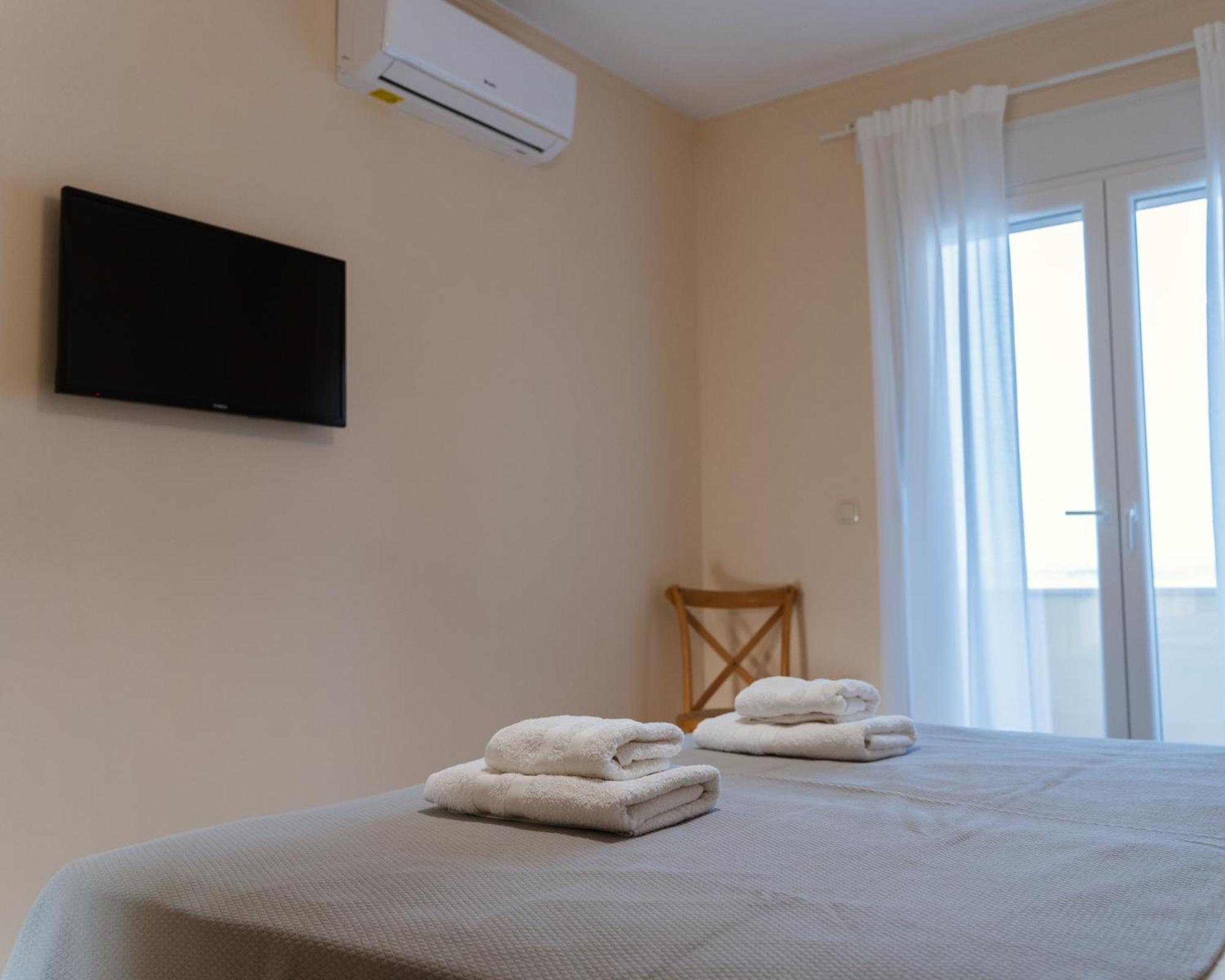 Marine Apartments Venetiko Paralia Agias Foteinis ภายนอก รูปภาพ